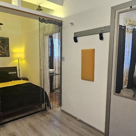 Tantra Studio 1 Conta Universitate Bukurešť Exteriér fotografie