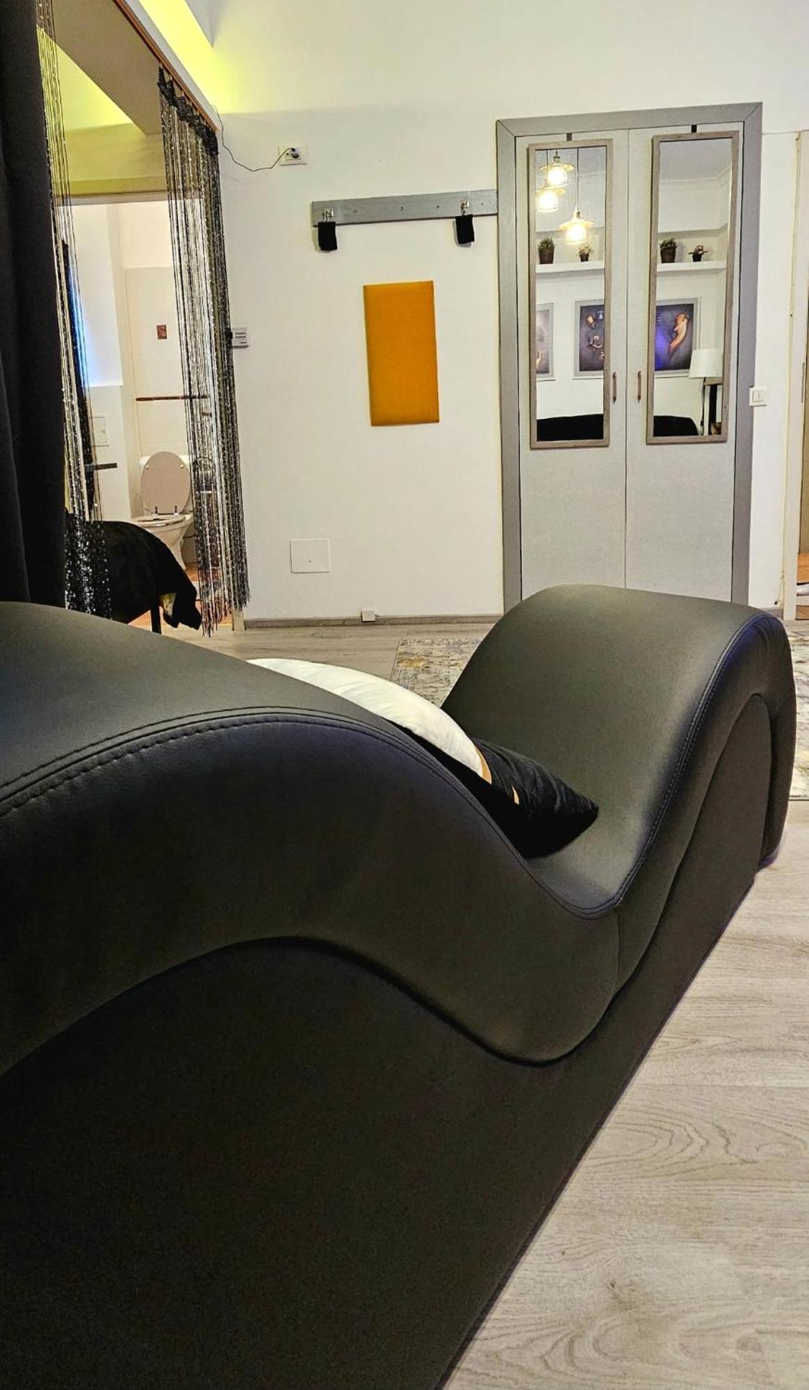 Tantra Studio 1 Conta Universitate Bukurešť Exteriér fotografie