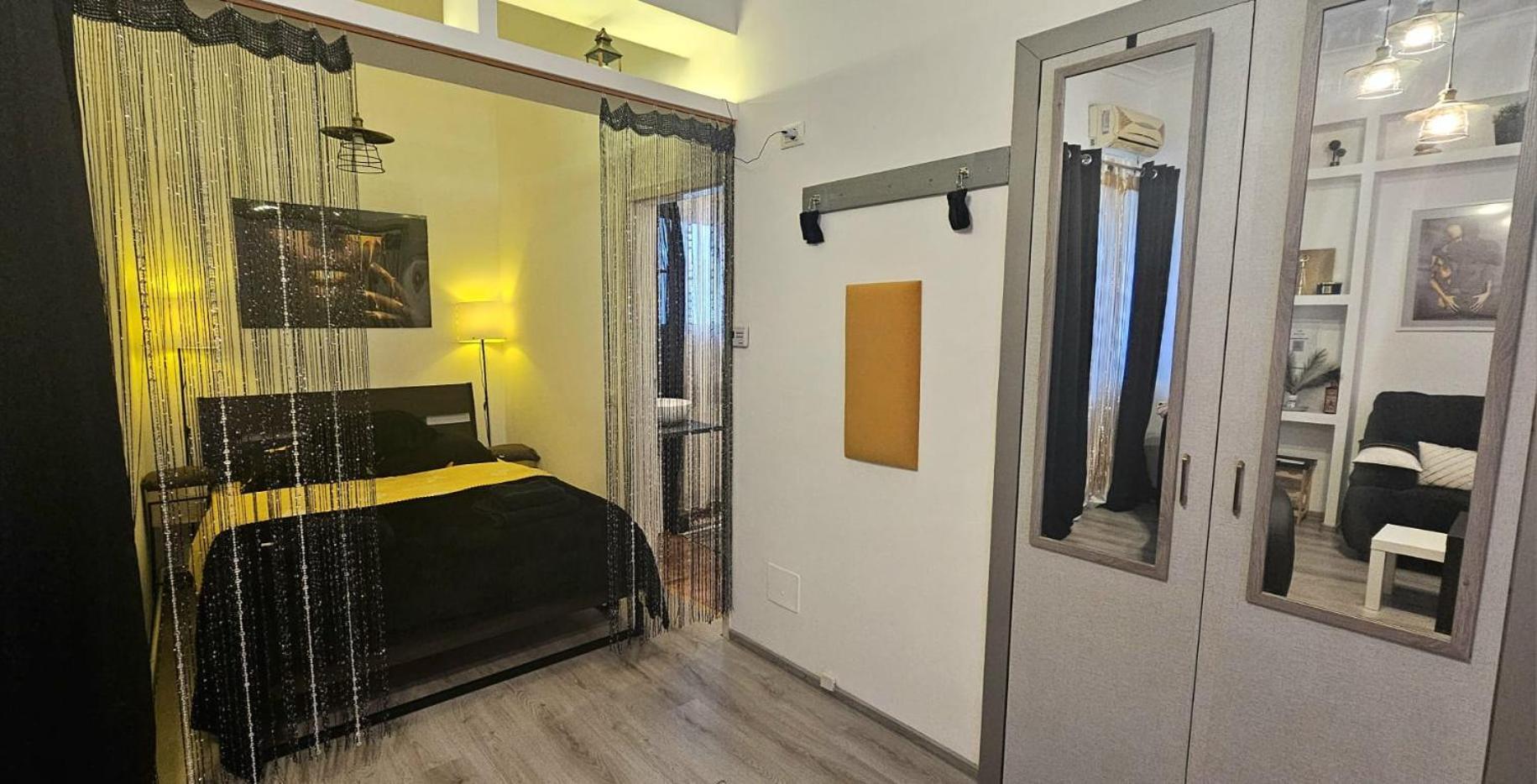 Tantra Studio 1 Conta Universitate Bukurešť Exteriér fotografie